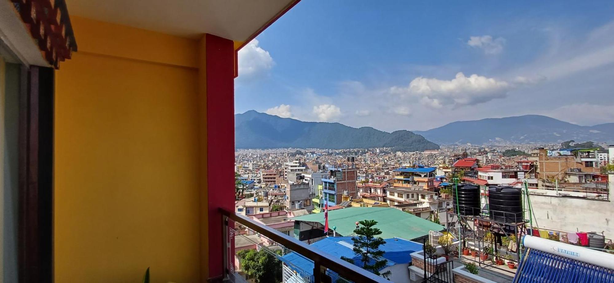 Hotel Yakroo Manang Kathmandu Exteriör bild