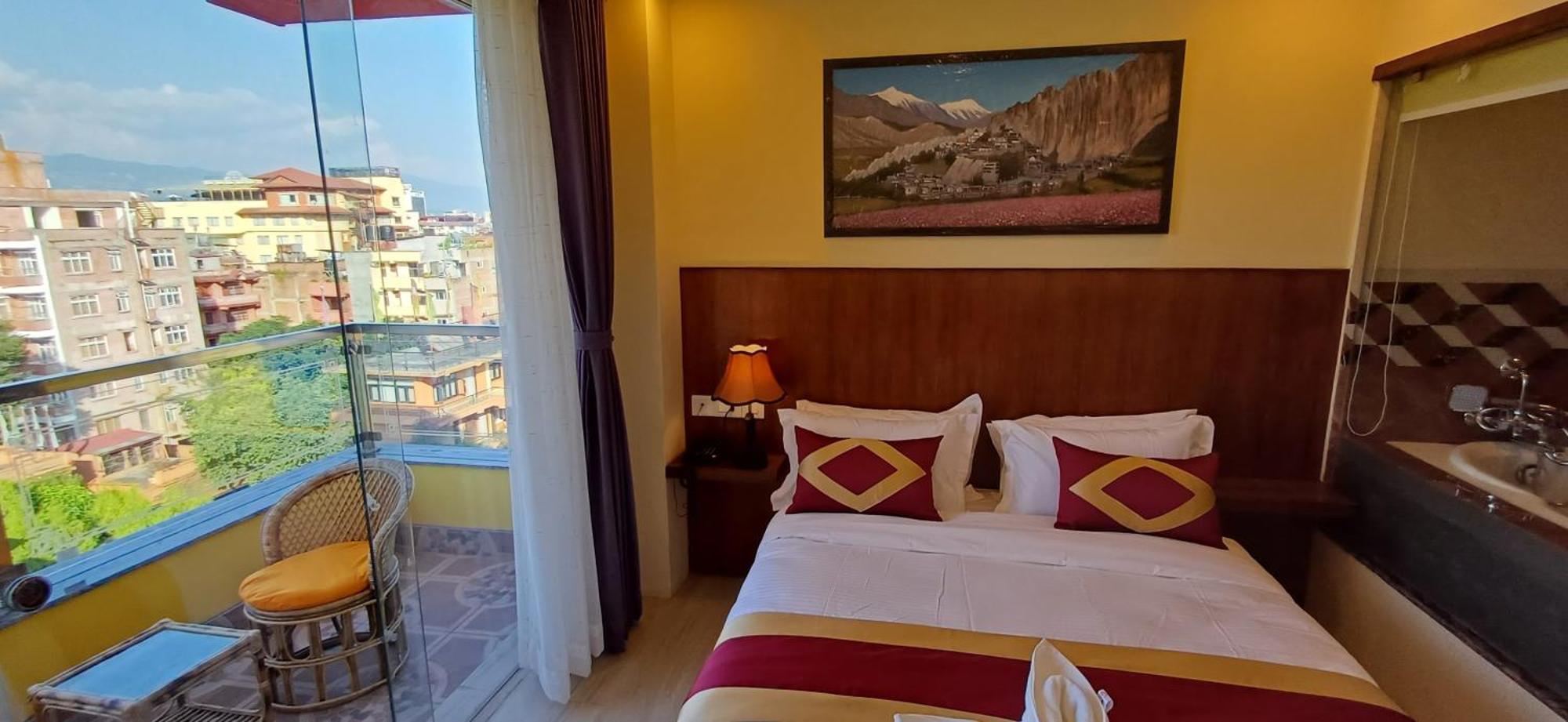 Hotel Yakroo Manang Kathmandu Exteriör bild