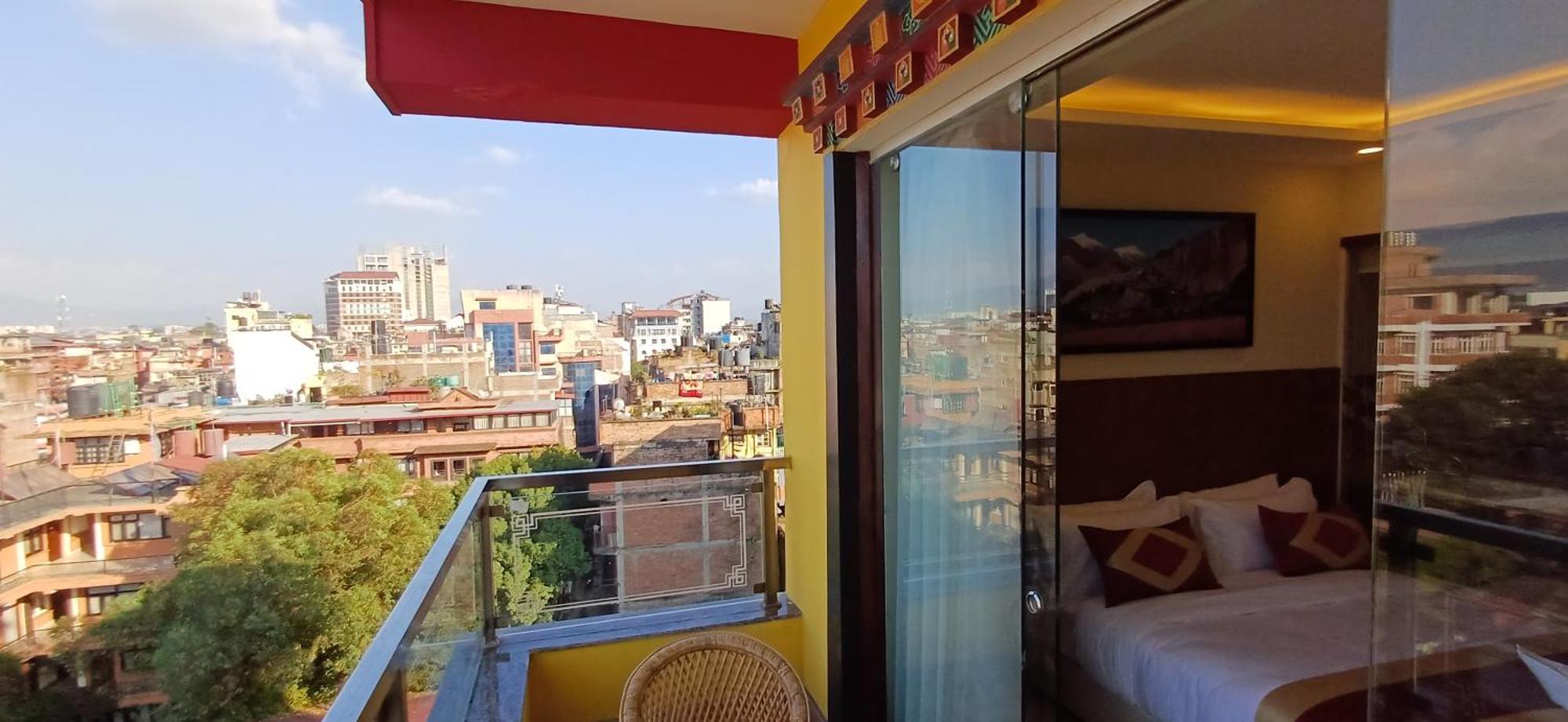 Hotel Yakroo Manang Kathmandu Exteriör bild