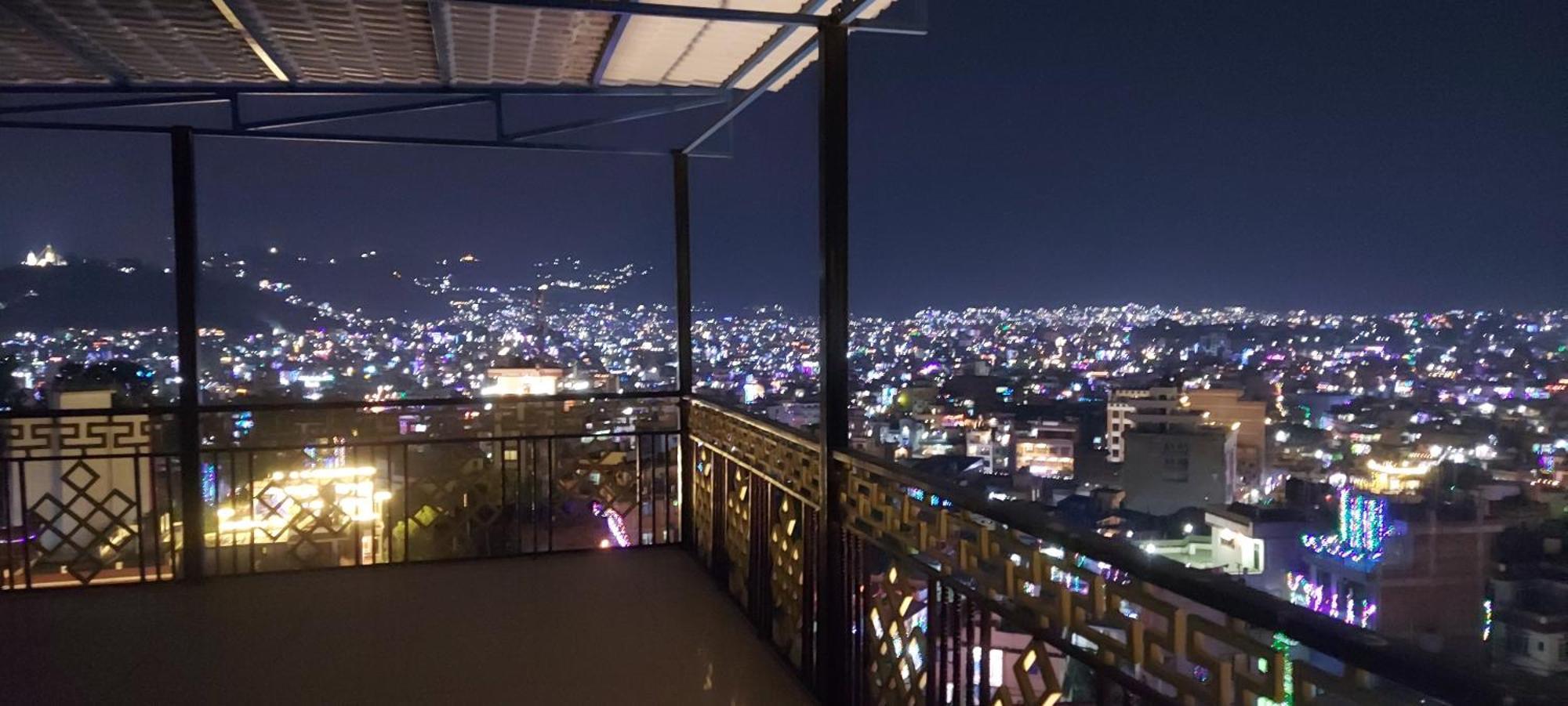 Hotel Yakroo Manang Kathmandu Exteriör bild