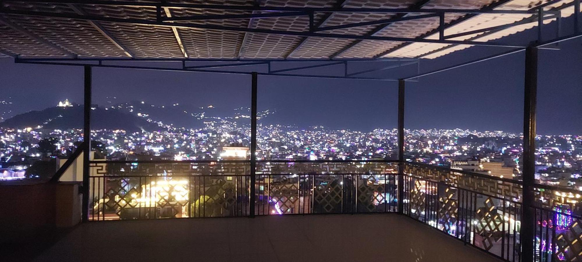 Hotel Yakroo Manang Kathmandu Exteriör bild