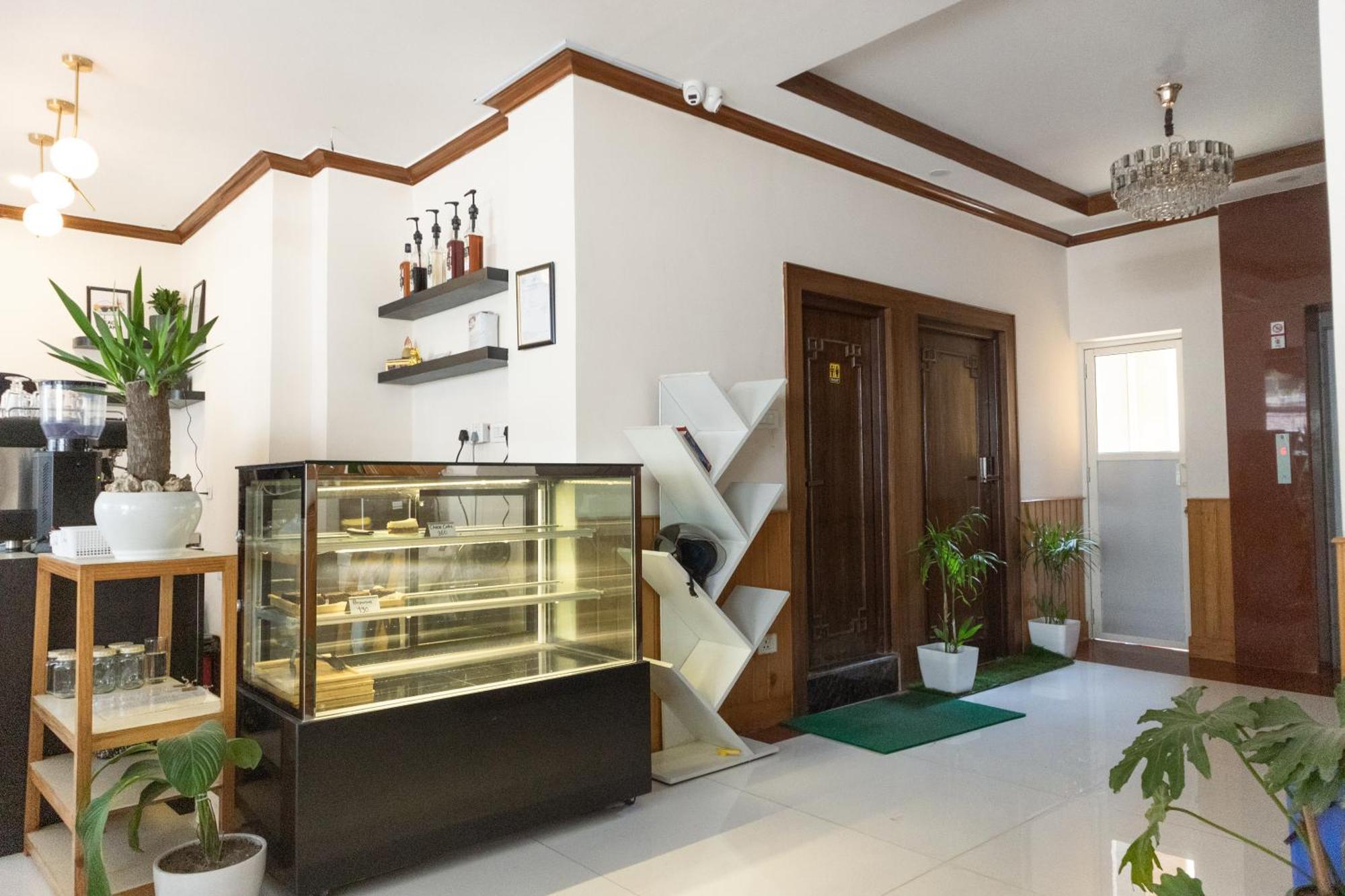 Hotel Yakroo Manang Kathmandu Exteriör bild