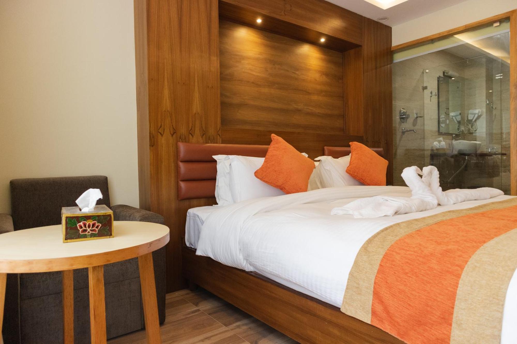 Hotel Yakroo Manang Kathmandu Exteriör bild
