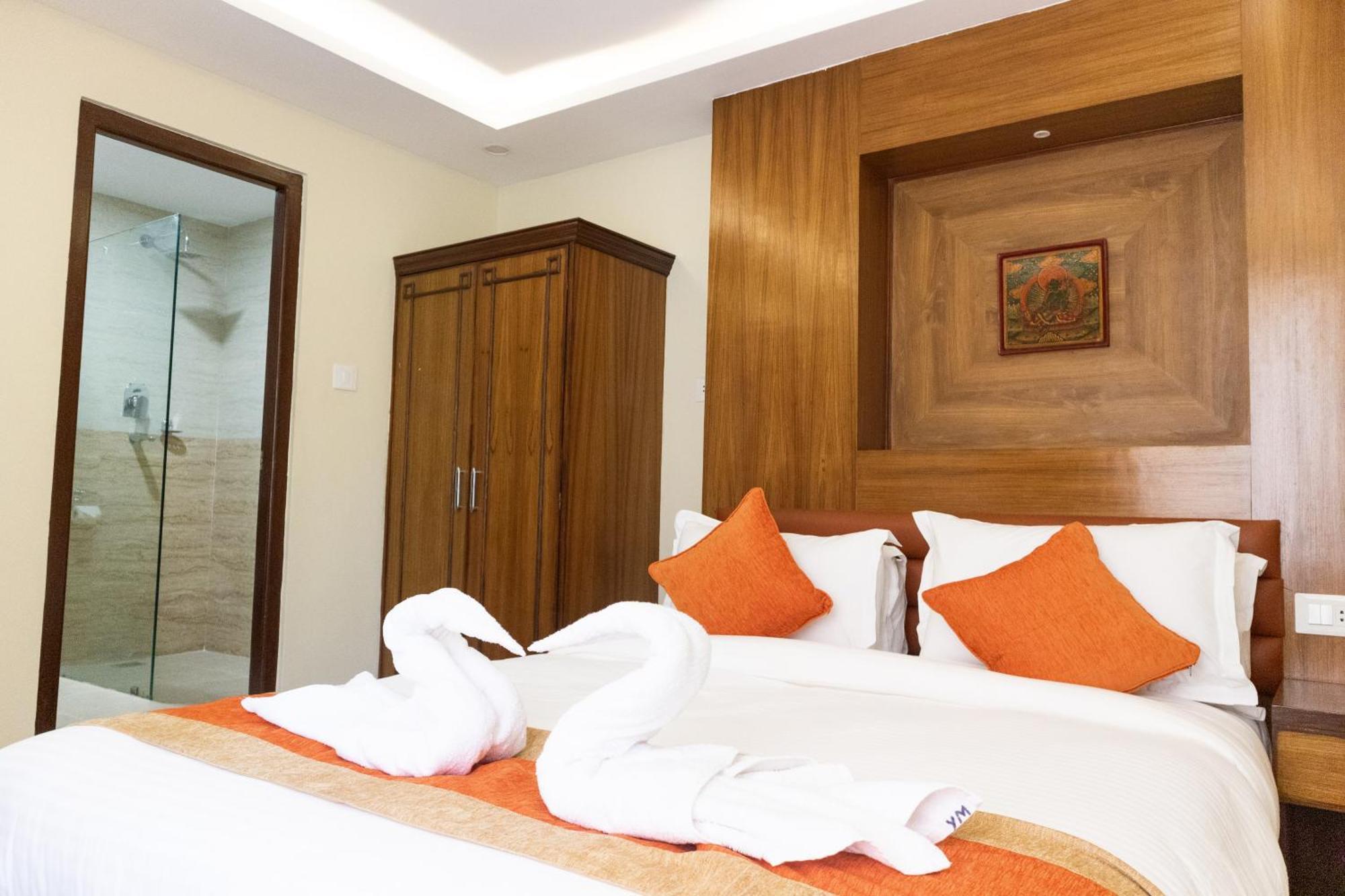 Hotel Yakroo Manang Kathmandu Rum bild